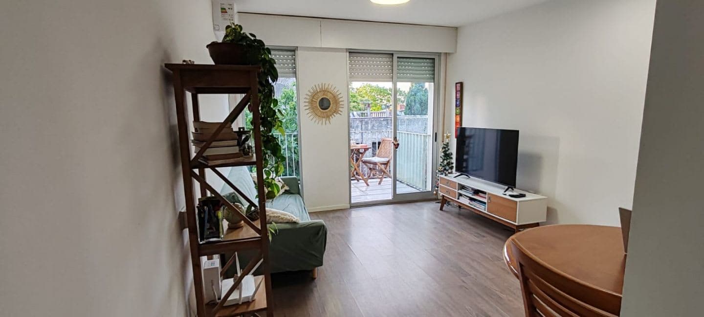 Venta Apartamento Dos Dormitorios, con balcón y renta inmediata en Atahualpa