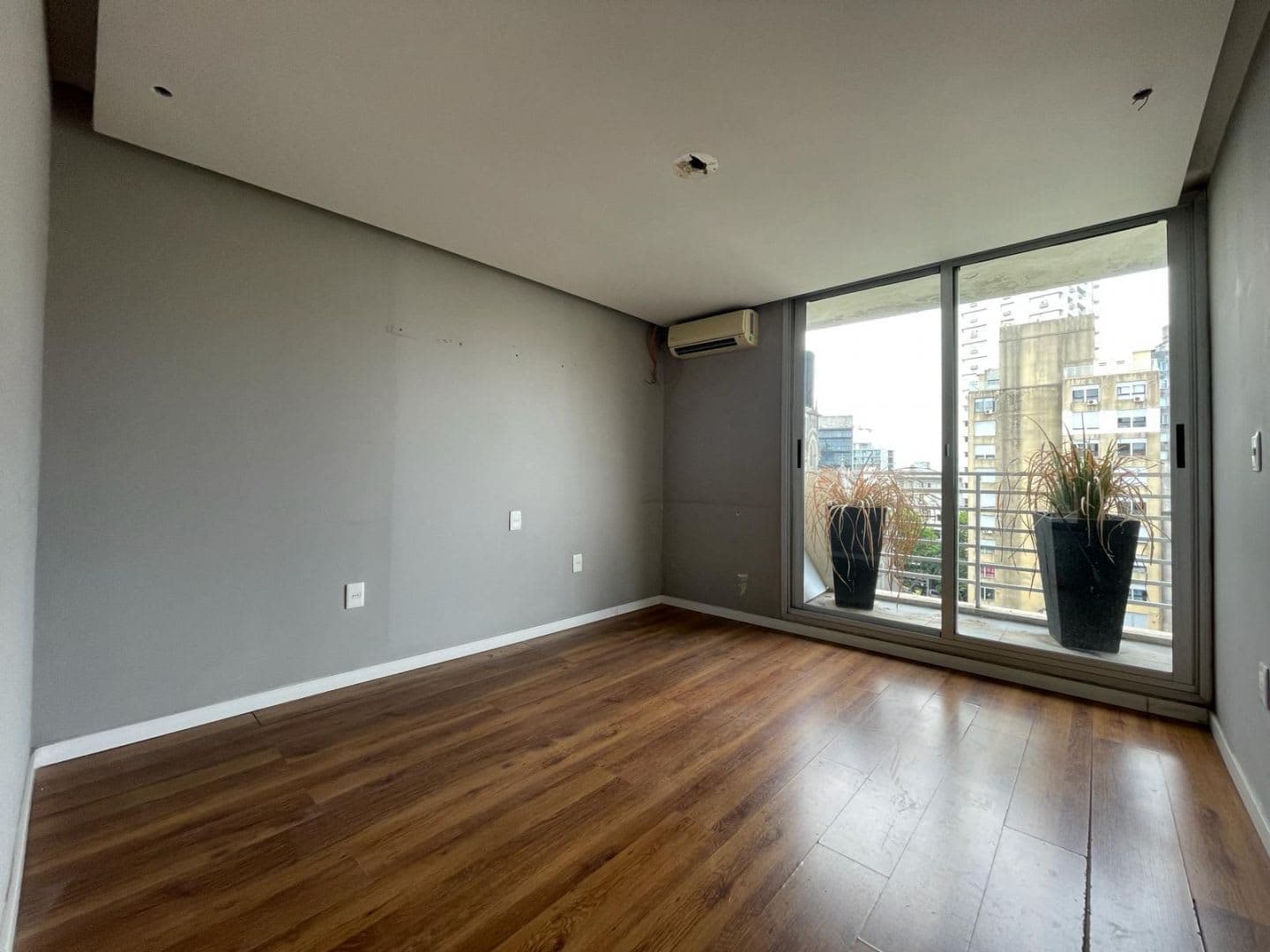 SKYLINE - UNIDAD 1017 - Vista 7