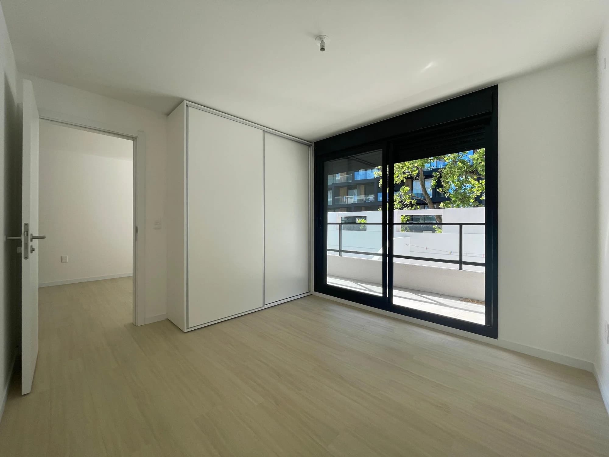 Apartamento de 1 dormitorio con Balcón al Frente con renta - Orientación NORTE en el Centro de Montevideo - Vista 10