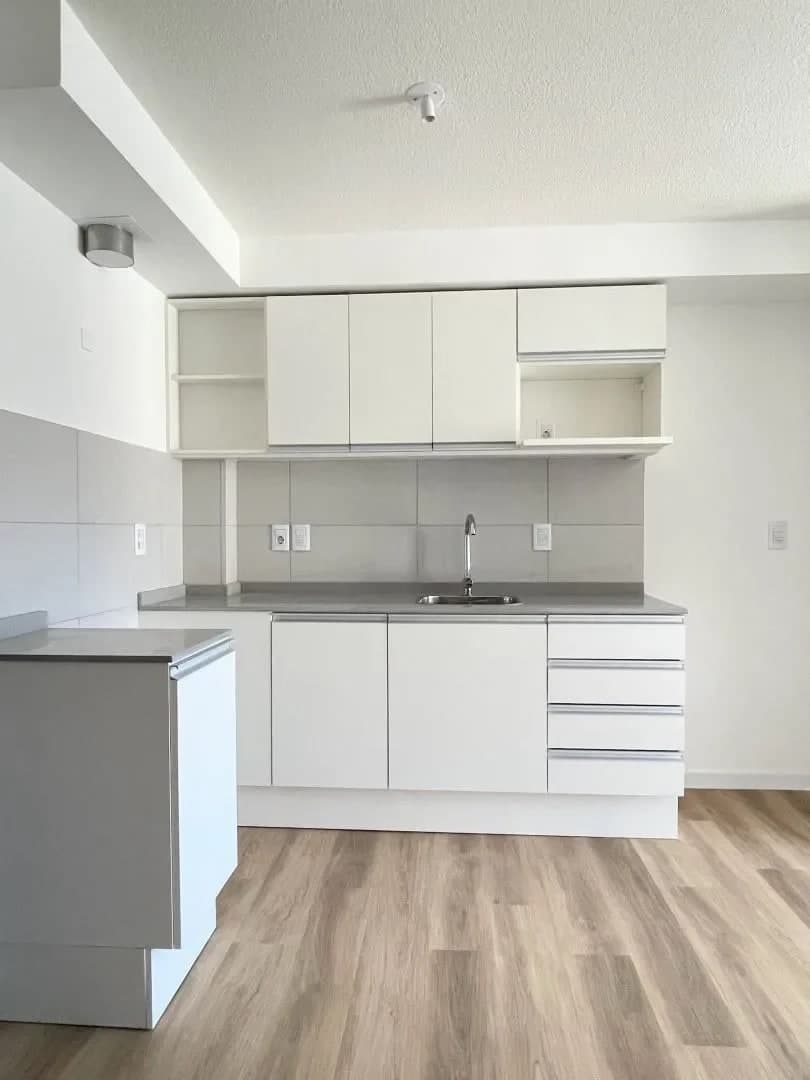 Apartamento 1 Dormitorio En Piso Alto Con Amplio Balcón Y Vista Norte - Con Renta - Beneficios De Ley Vis - Vista 5
