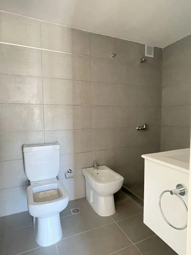 Apartamento 1 Dormitorio En Piso Alto Con Amplio Balcón Y Vista Norte - Con Renta - Beneficios De Ley Vis - Vista 9
