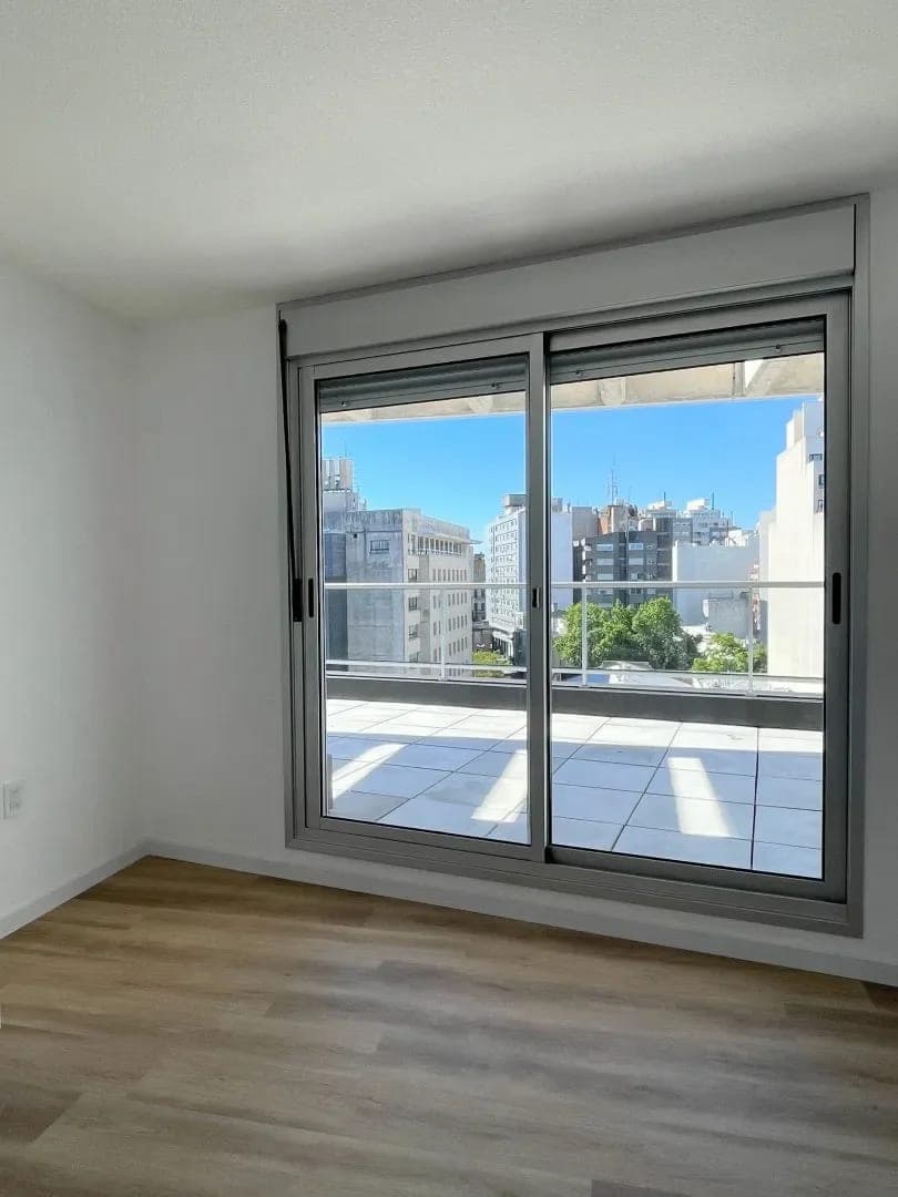 Apartamento 1 Dormitorio En Piso Alto Con Amplio Balcón Y Vista Norte - Con Renta - Beneficios De Ley Vis - Vista 21