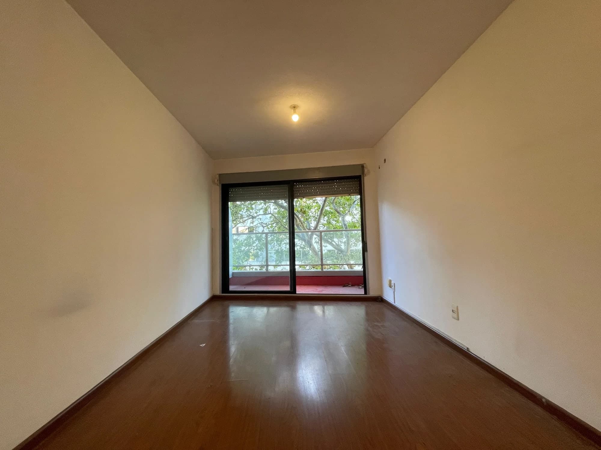 Alquiler Monoambiente en Cordón con balcón al norte | A pasos de 18 de julio y de IMM - Vista 2