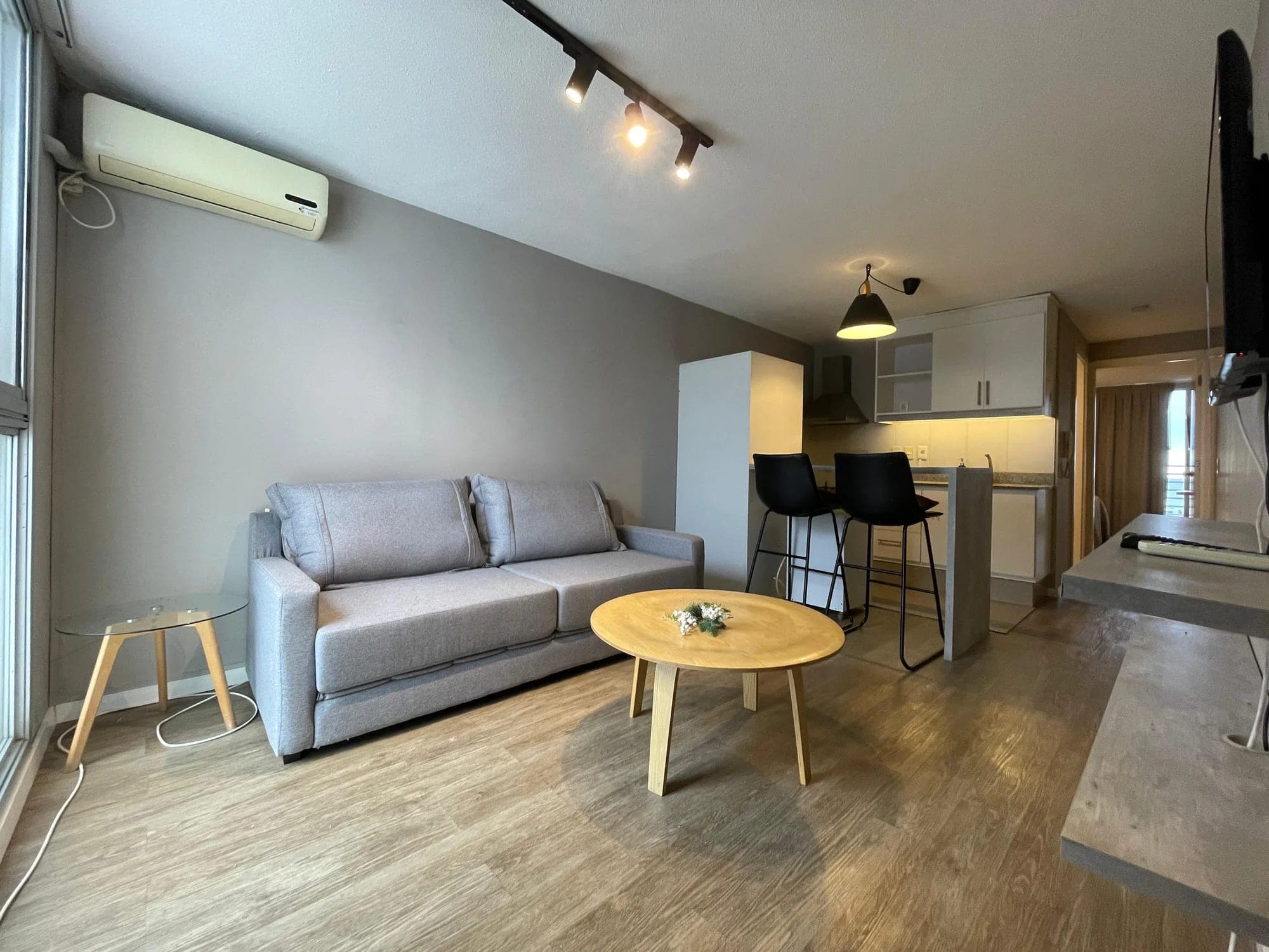 Alquiler apartamento 1 dormitorio amoblado en Cordón | Piso 11, con balcón y vista al mar