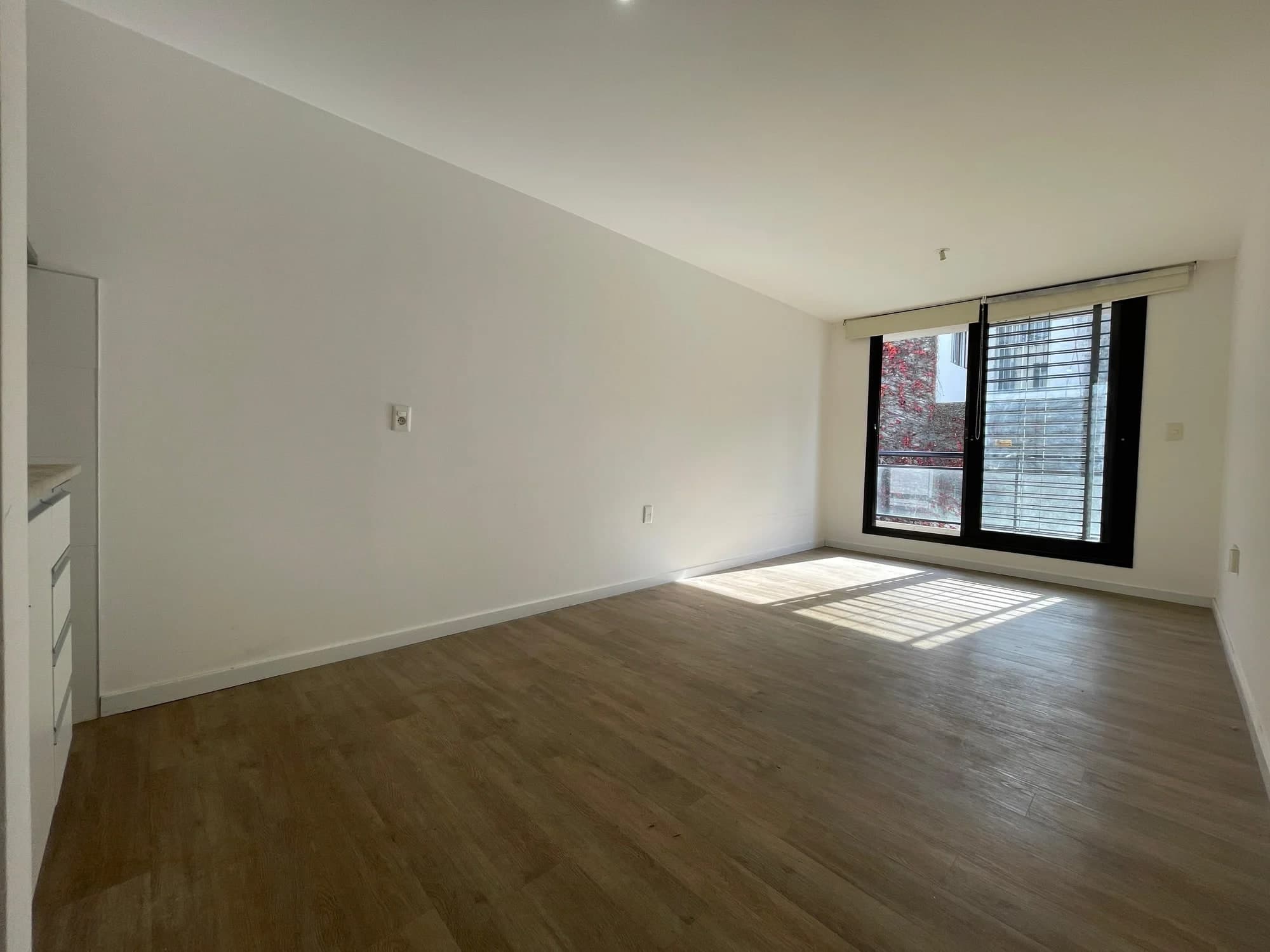 Alquiler monoambiente Malvin con balcón al Norte | Edificio con amenities, a pasos de Av. Gral. Rivera