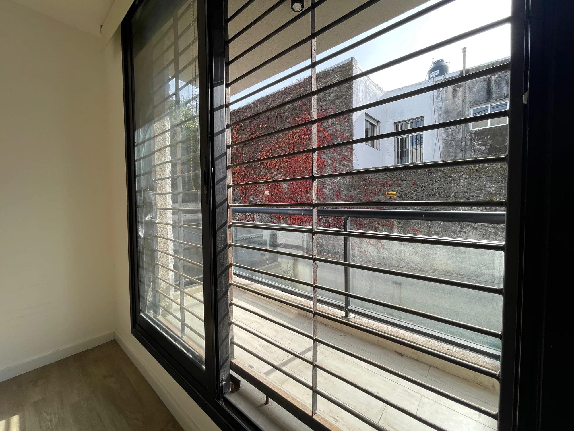 Alquiler monoambiente Malvin con balcón al Norte | Edificio con amenities, a pasos de Av. Gral. Rivera - Vista 8