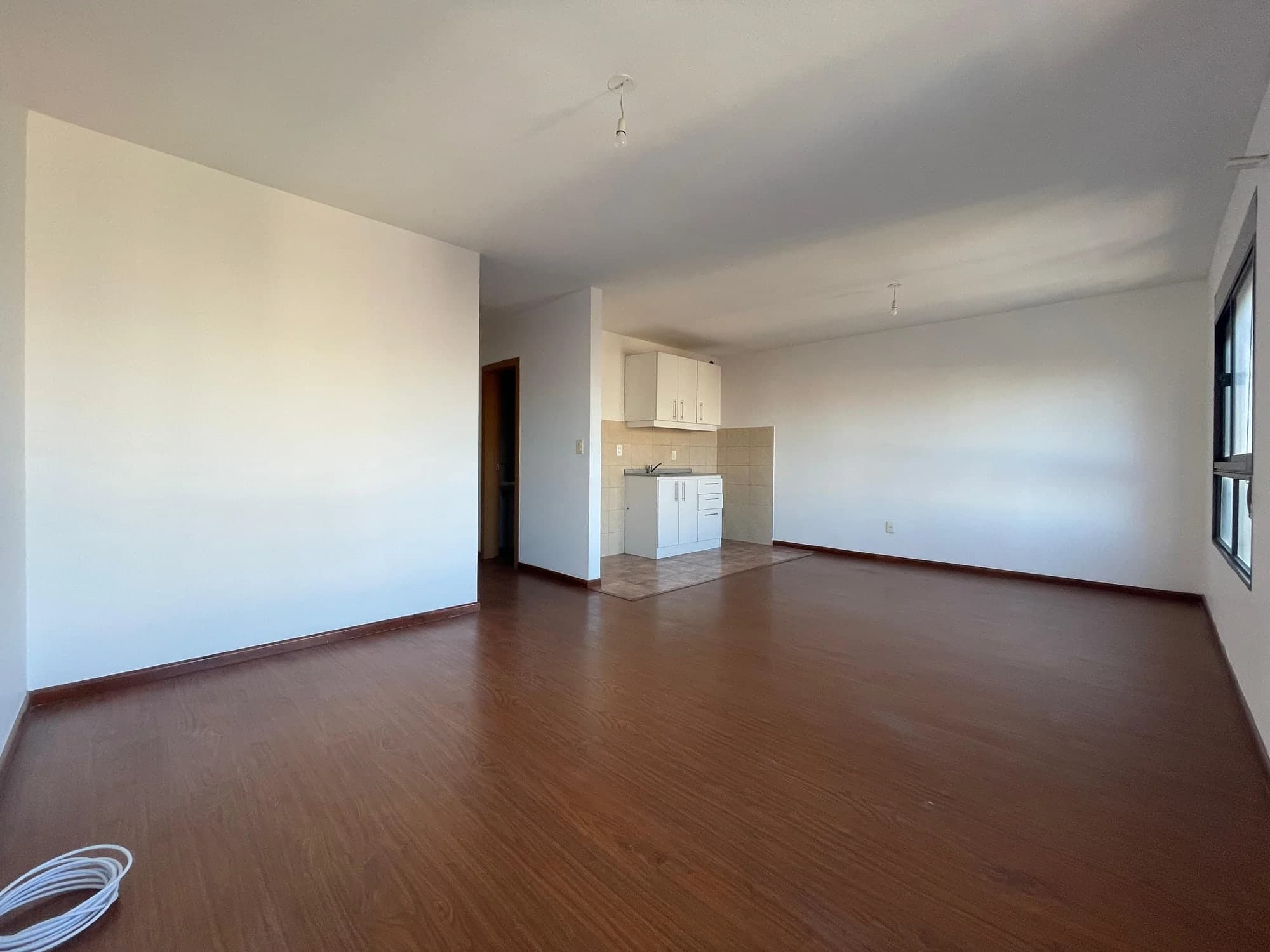Alquiler amplio monoambiente en Cordón, a pasos de 18 de julio | Piso alto y vista abierta | Ideal para estudiantes - Vista 9