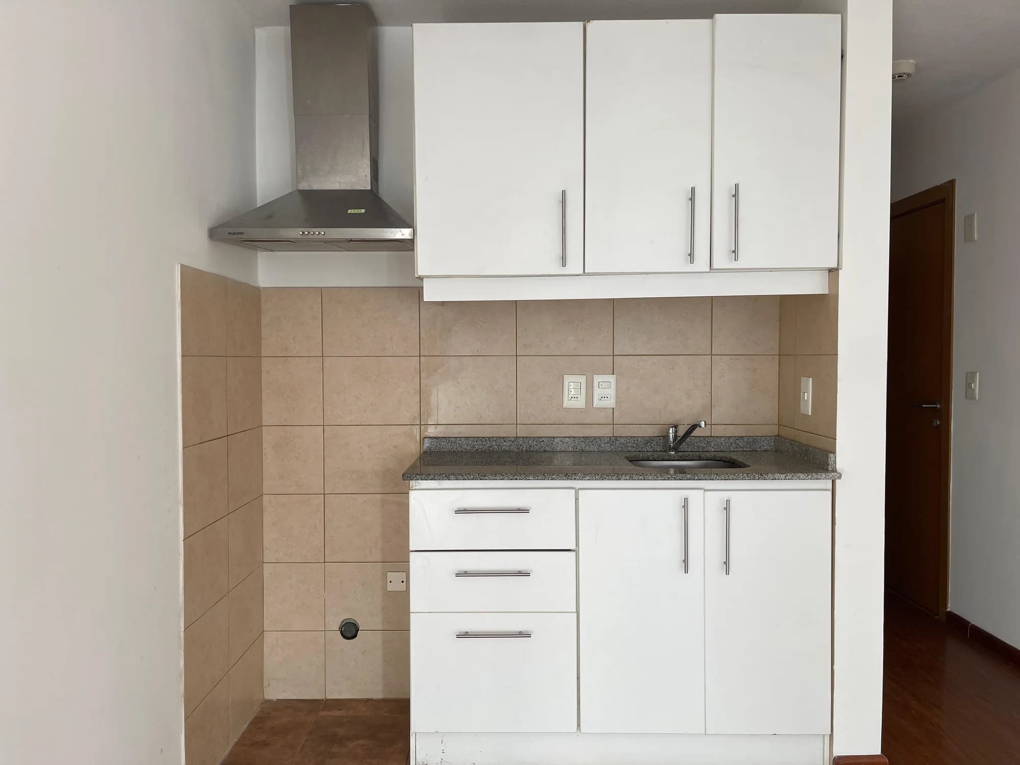 Alquiler monoambiente piso 9 con balcón al Norte | Cordón, a pasos de 18 de julio e IMM. - Vista 6