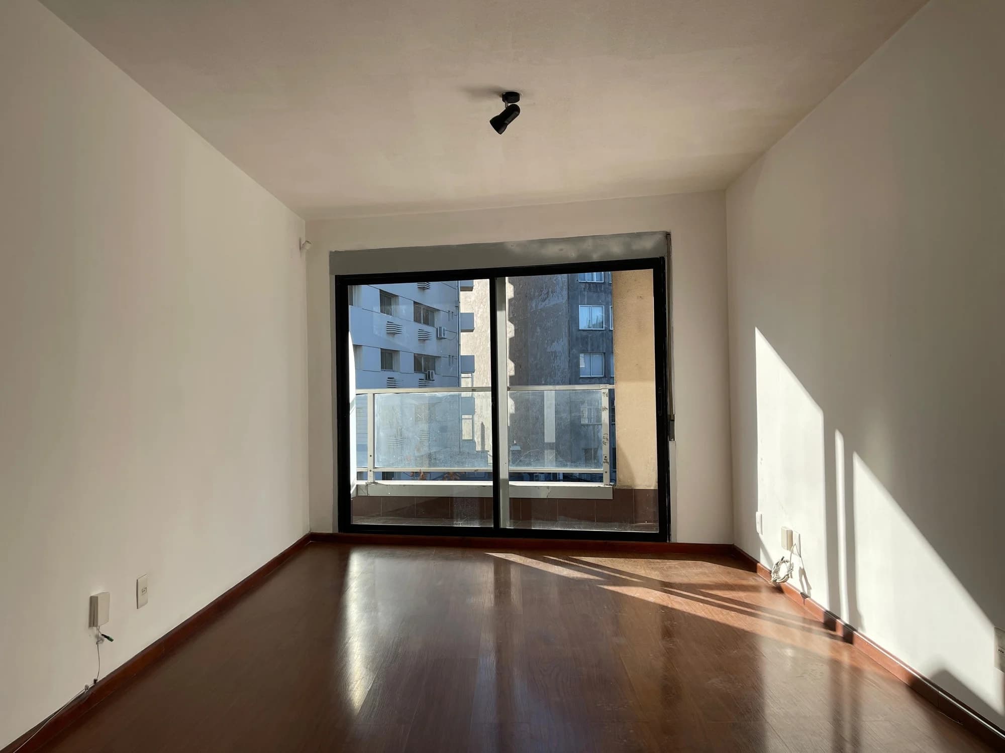 Alquiler monoambiente piso 9 con balcón al Norte | Cordón, a pasos de 18 de julio e IMM. - Vista 12