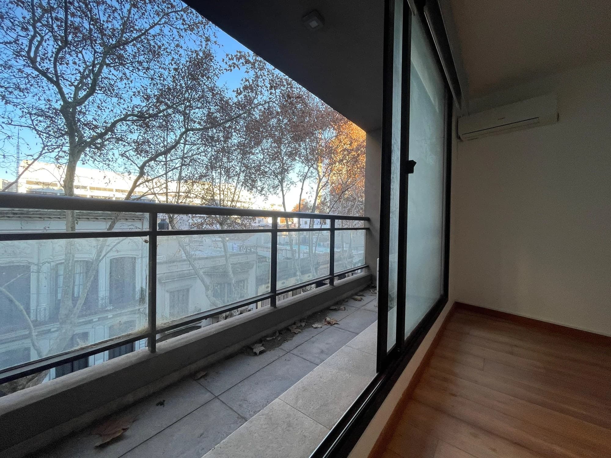 Alquiler amplio monoambiente en Cordón, a pasos de 18 de julio | Ideal para estudaintes | Con balcón y amenities - Vista 4