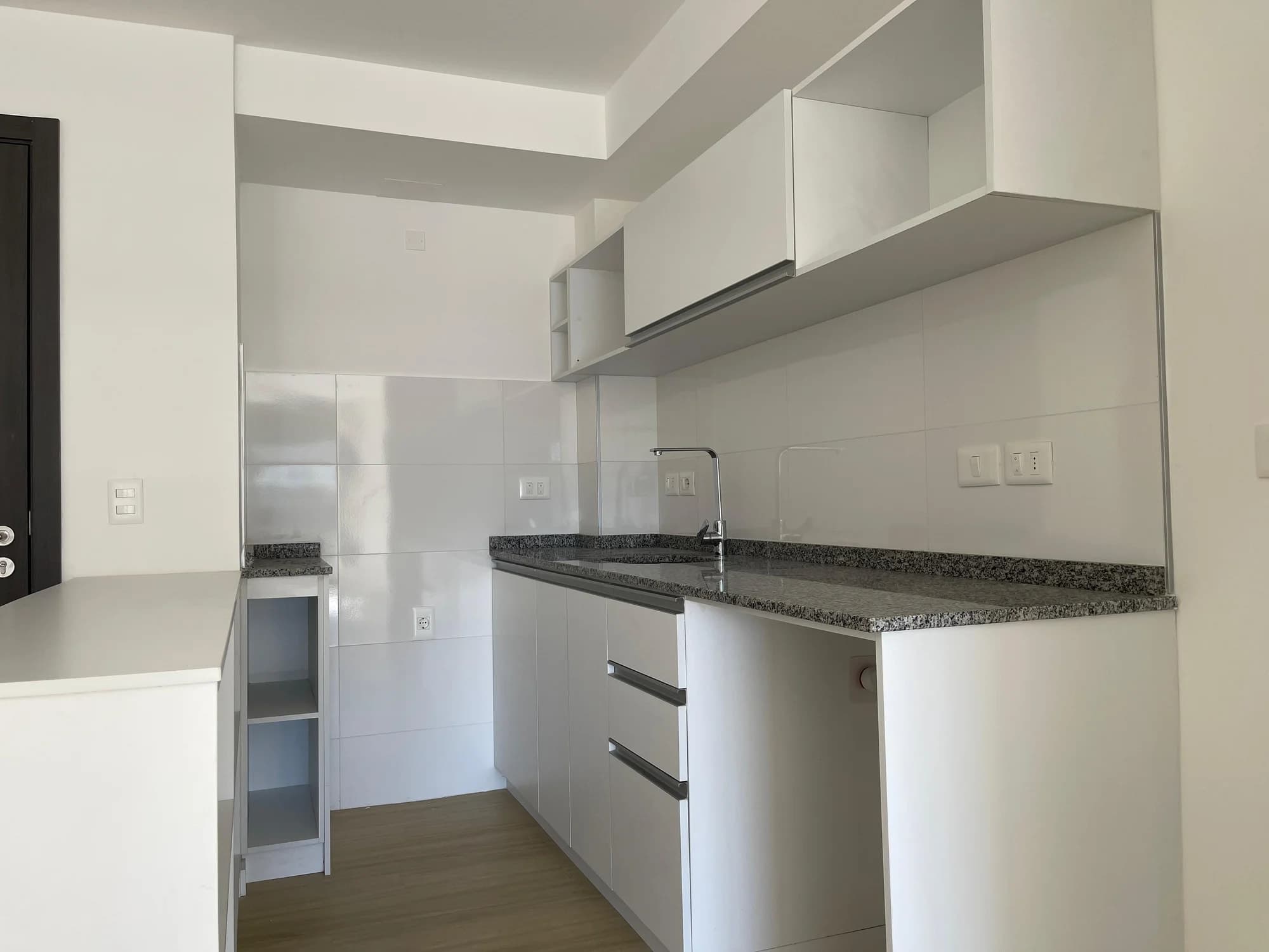 Apartamento En Venta De Un Dormitorio - Ley VIS - A Estrenar, piso alto, con amplia terraza, Orientación Norte - Centro, Montevideo - Vista 18