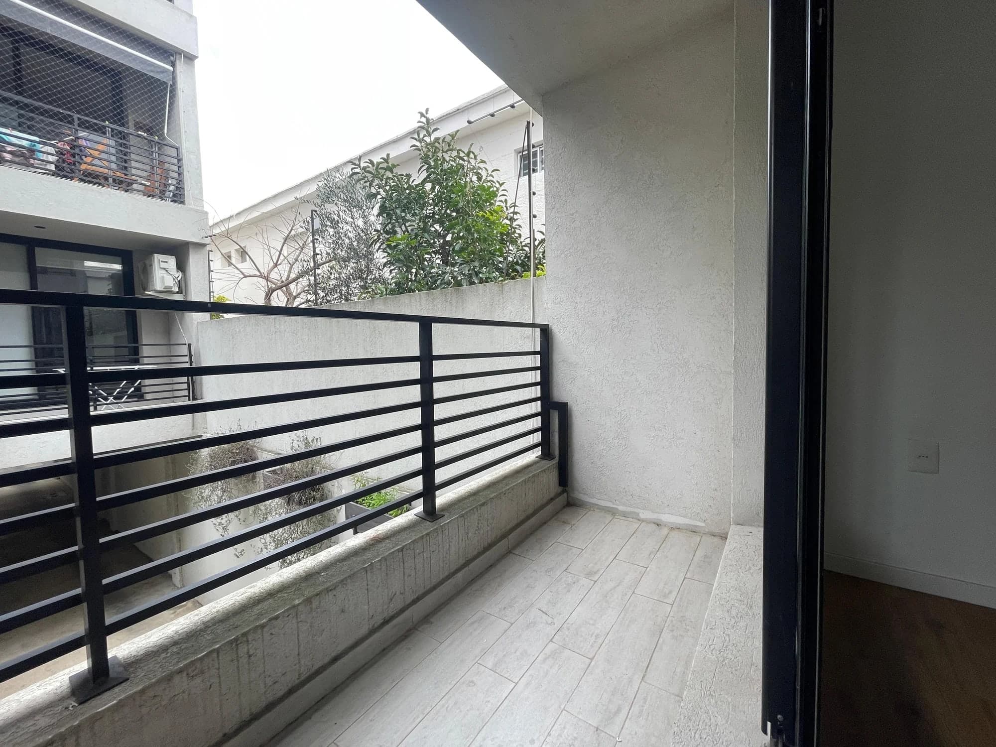 Alquiler monoambiente en Malvín con balcón | A pasos de Plaza de los Olimpicos - Vista 4