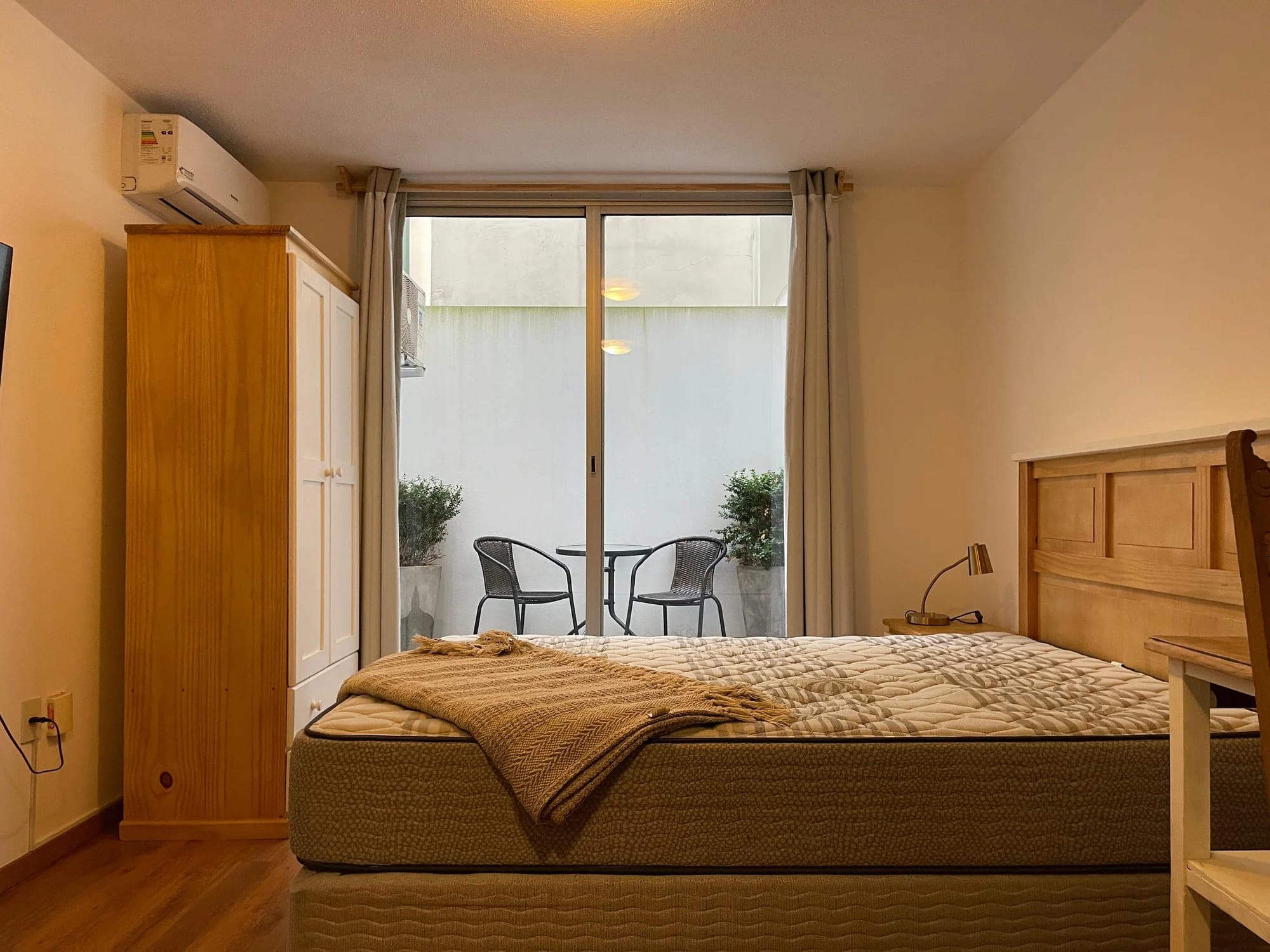 Alquiler monoambiente amoblado con patio en Cordón | A pasos de 18 de julio - Vista 2