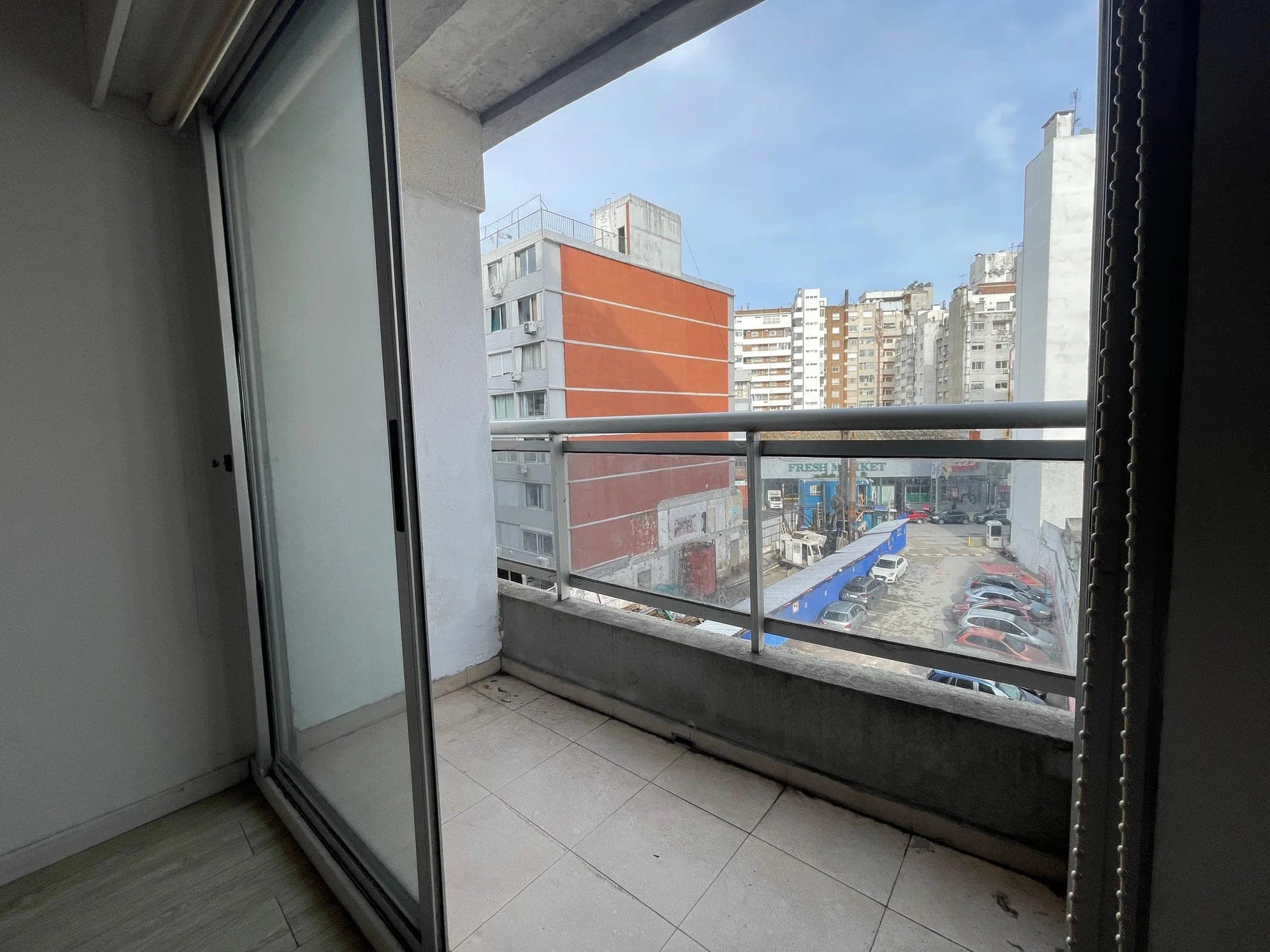 Alquiler monoambiente en Pocitos con balcón | A pasos de la rambla y de Montevideo Shopping - Vista 2