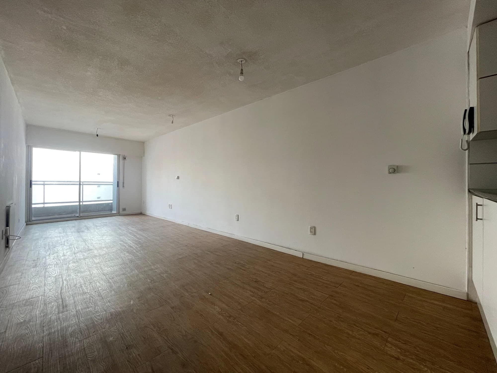 Alquiler monoambiente en Pocitos con balcón | A pasos de la rambla y de Montevideo Shopping - Vista 5