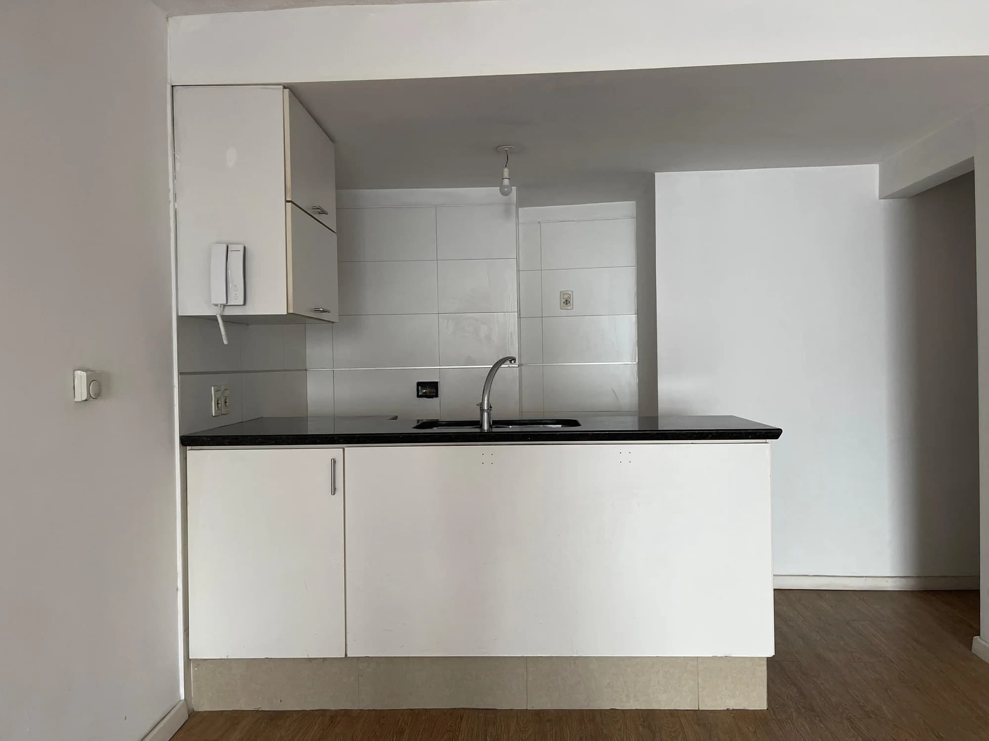 Alquiler monoambiente en Pocitos con balcón | A pasos de la rambla y de Montevideo Shopping - Vista 7