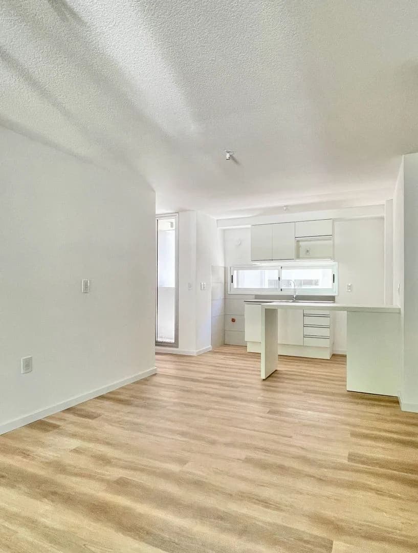 Alquiler amplio apartamento de 2 dormitorios en Cordón | Con balcón al frente y terraza lavadero - Vista 3