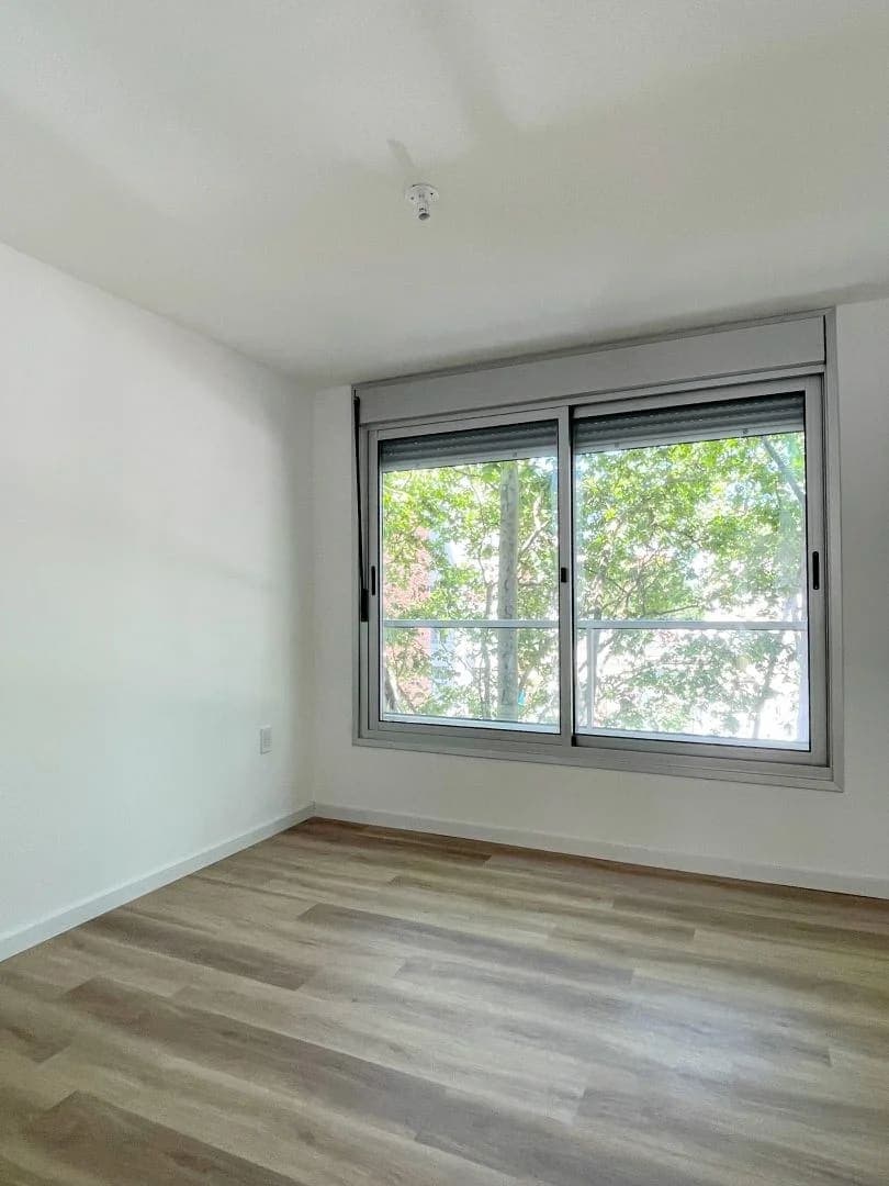 Alquiler amplio apartamento de 2 dormitorios en Cordón | Con balcón al frente y terraza lavadero - Vista 14