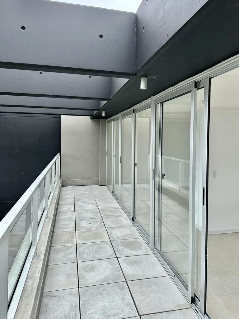 Alquiler amplio apartamento de 2 dormitorios en Cordón | Con balcón al frente y terraza lavadero - Vista 27