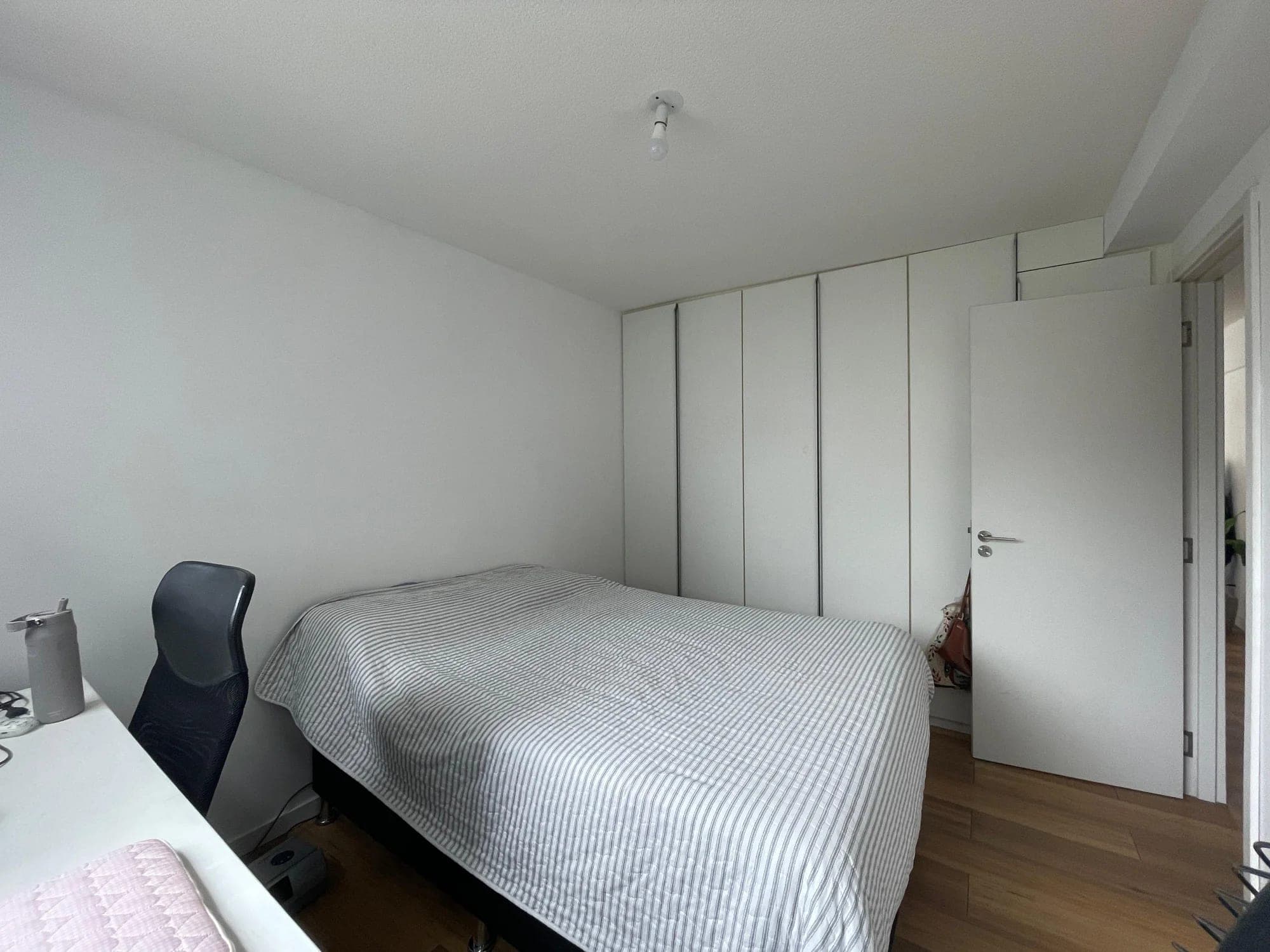 Amplio apartamento de 1 dormitorio en Cordón | Al balcón al norte, renta inmediata y Ley VIS. - Vista 14