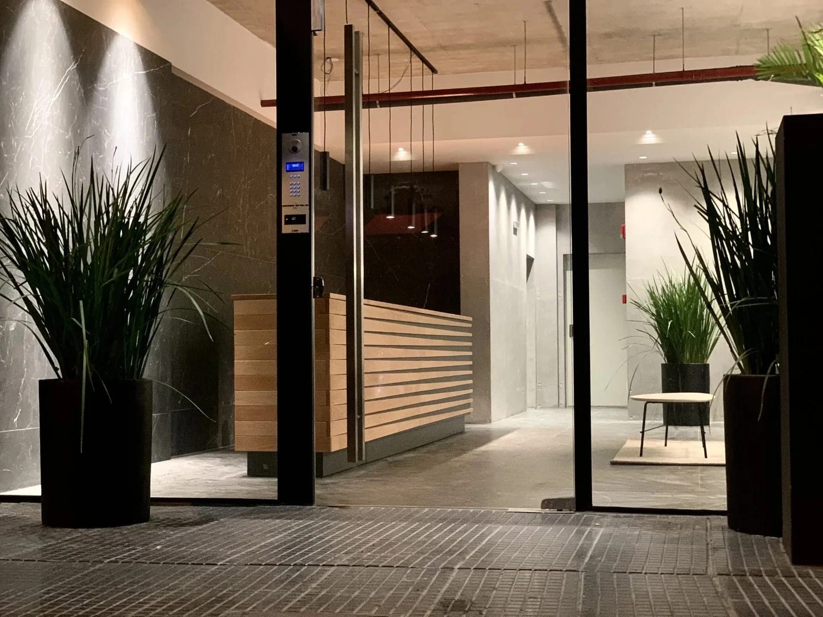 Amplio apartamento de 1 dormitorio en Cordón | Al balcón al norte, renta inmediata y Ley VIS. - Vista 18