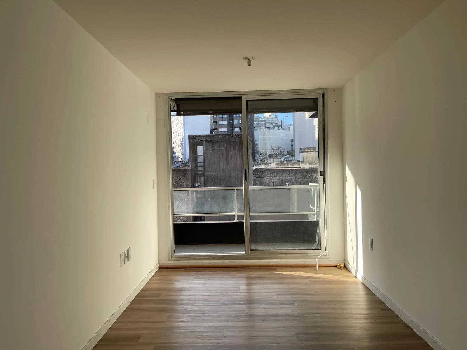 Alquiler luminoso apartamento de 1 dormitorio en Cordón con balcón - Vista 3