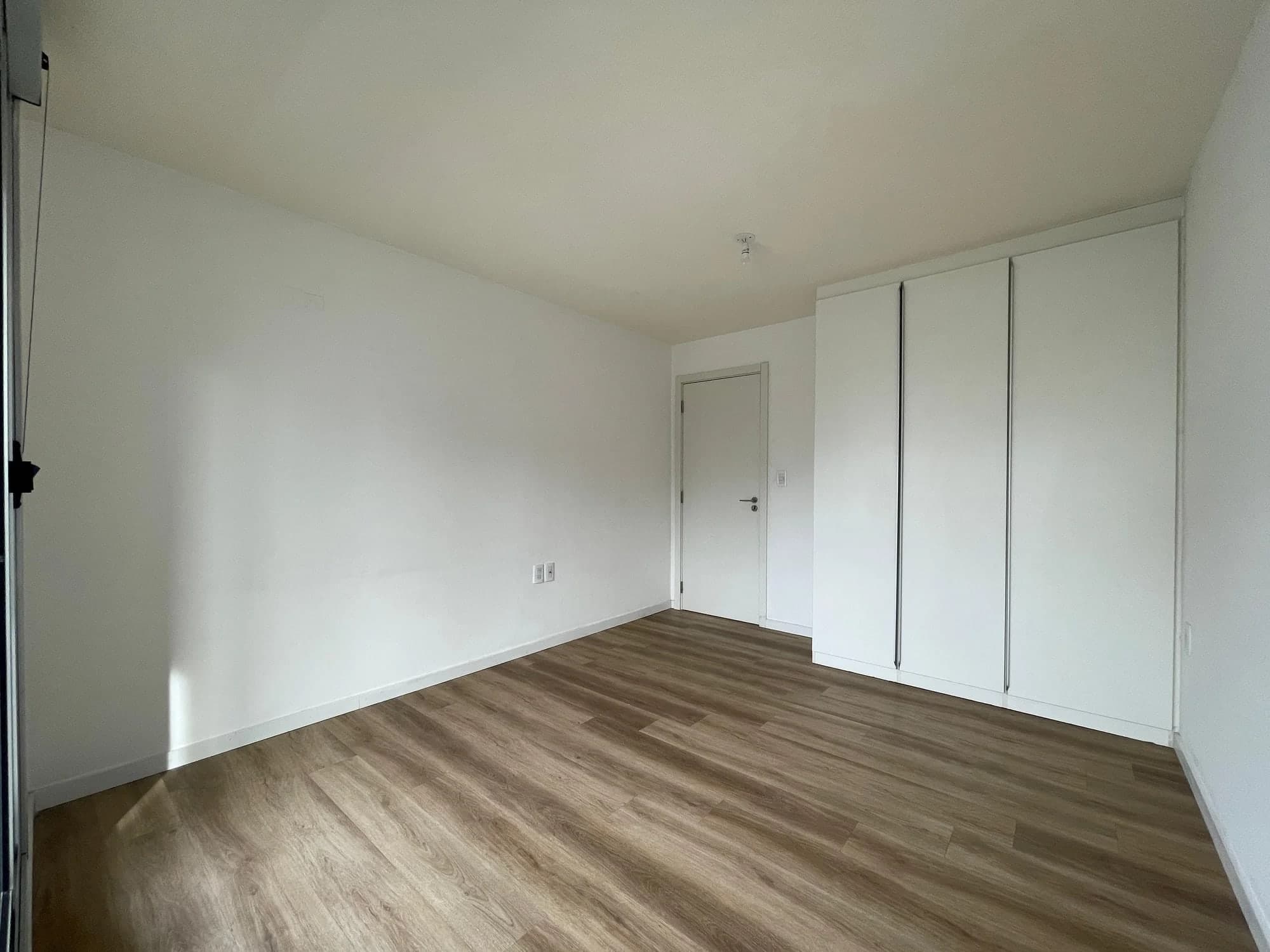 Alquiler luminoso apartamento con blacón de un dormitorio | En piso alto con orientación Norte - Vista 7