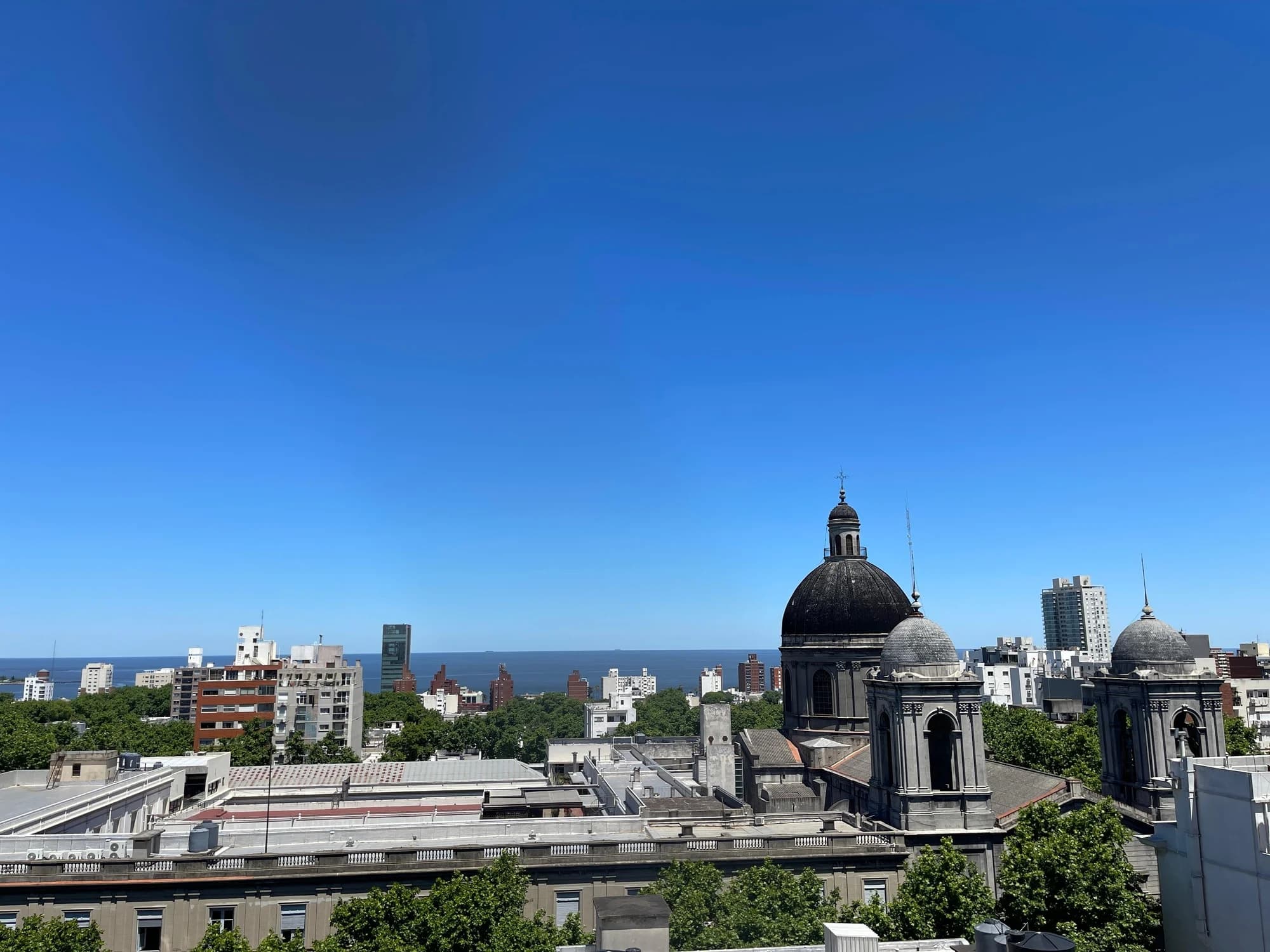 Alquiler monoambiente en piso alto con vista al mar | A pasos de IMM y Av. 18 de julio - Vista 11