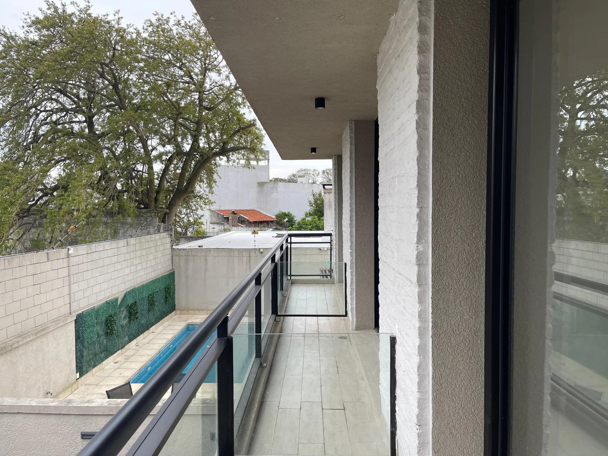 Alquiler de luminoso monoambiente con balcón en Malvin - Vista 4