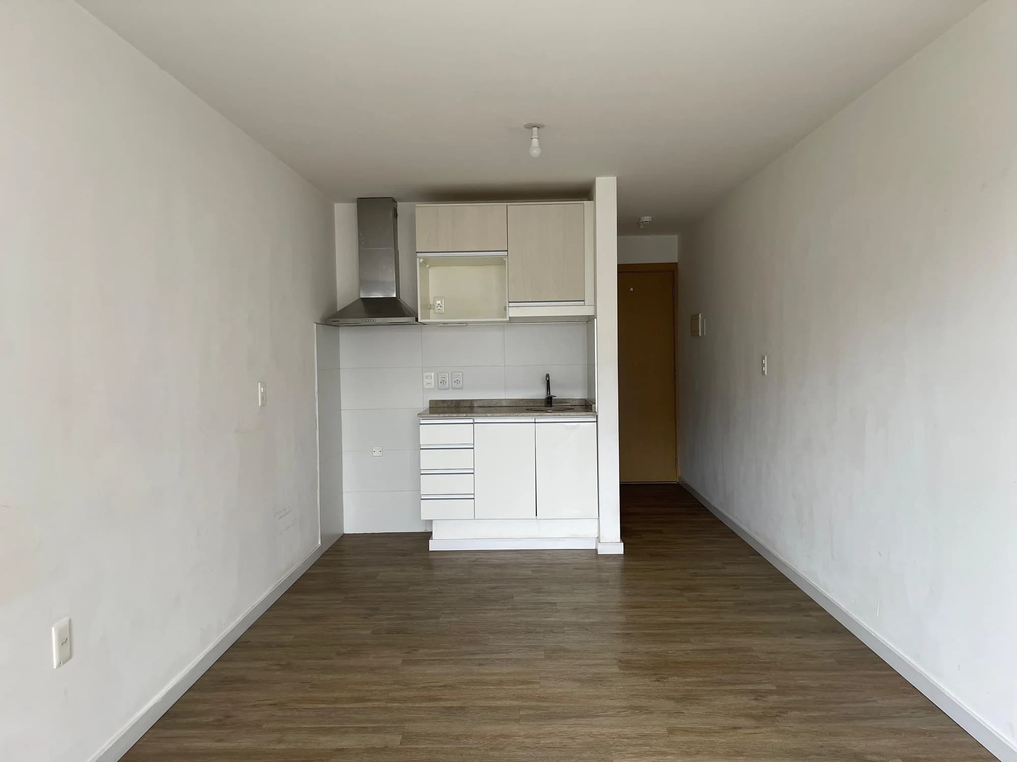 Alquiler de luminoso monoambiente con balcón en Malvin - Vista 5