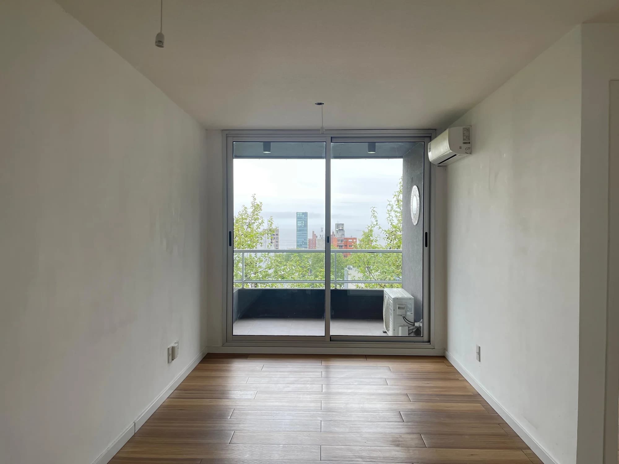 Alquiler de moderno apartamento de 2 dormitorios con vista al mar en Cordón - Vista 2