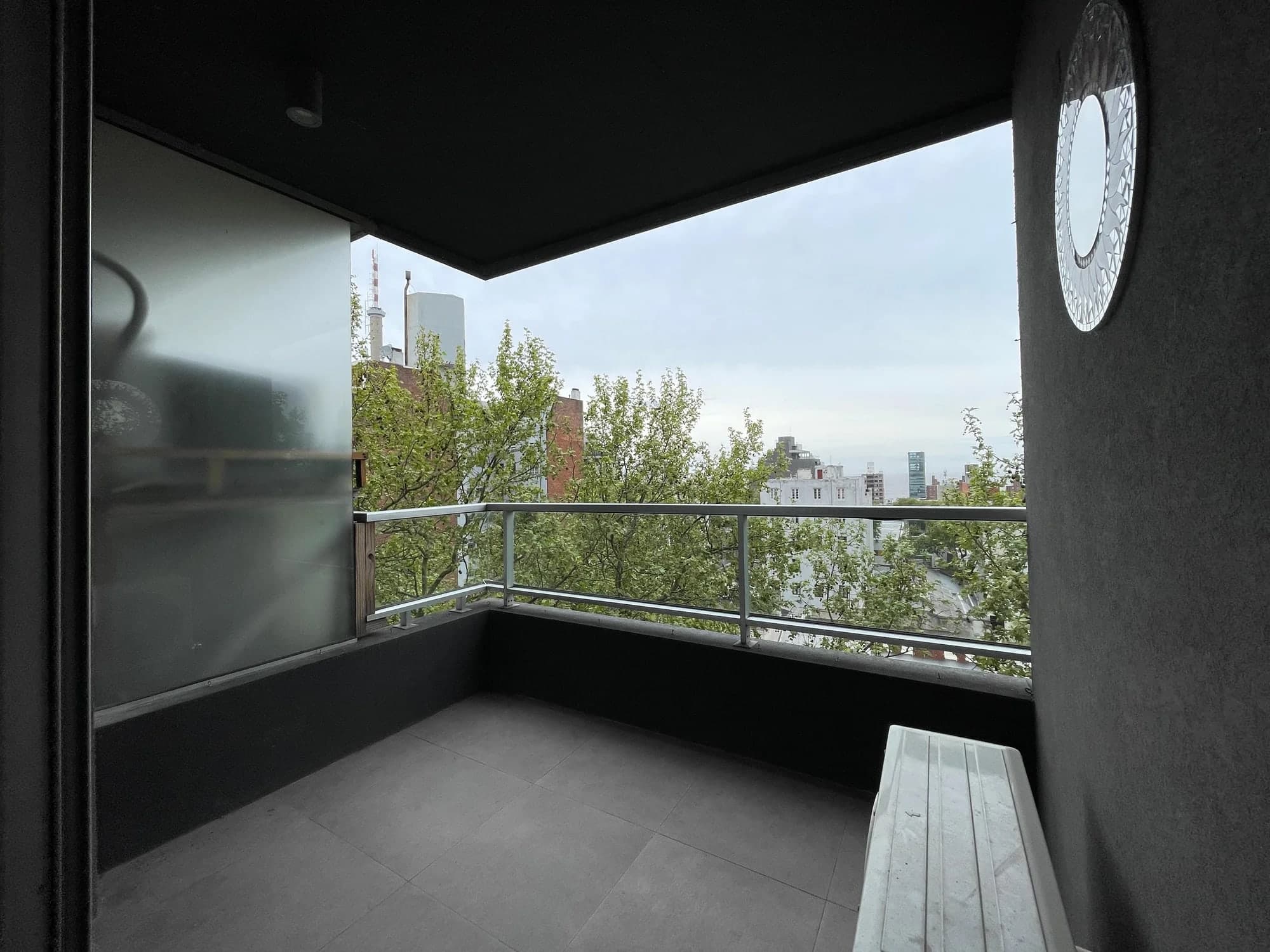 Alquiler de moderno apartamento de 2 dormitorios con vista al mar en Cordón - Vista 3