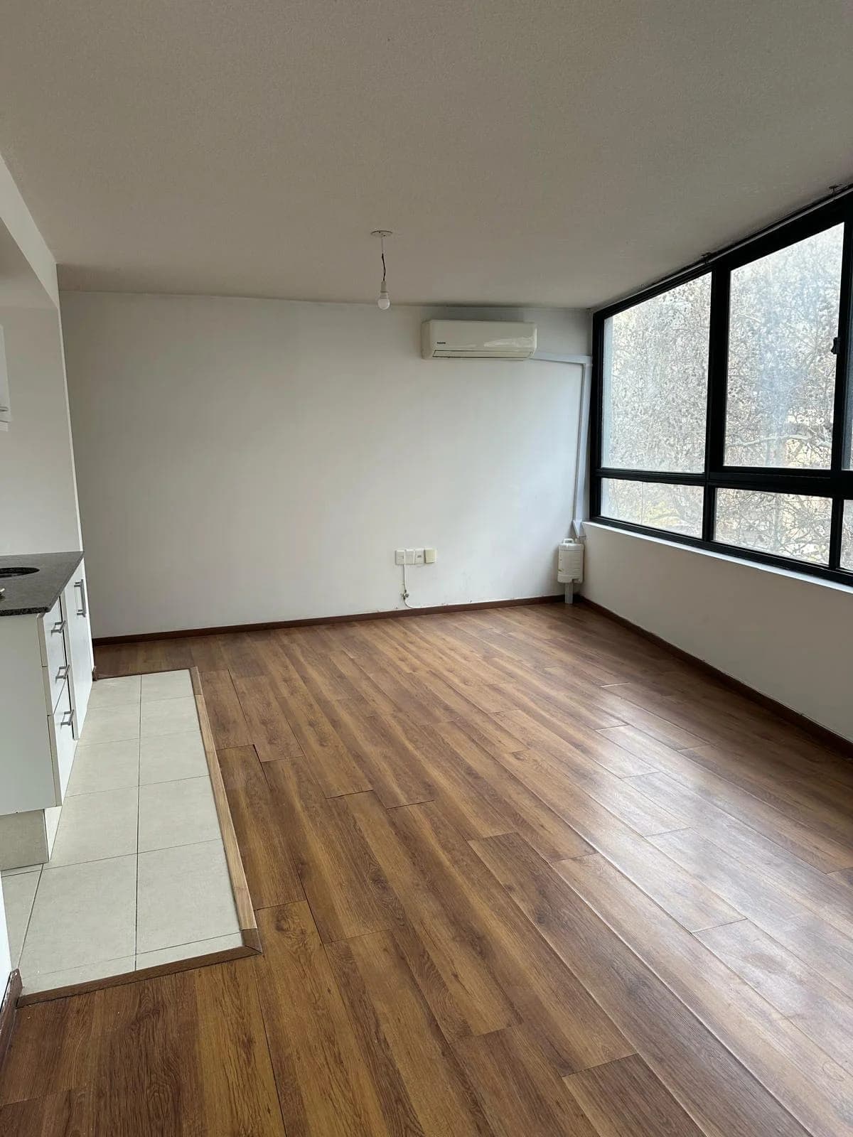 Venta de amplio apartamento de un dormitorio con renta en Cordón - Vista 7